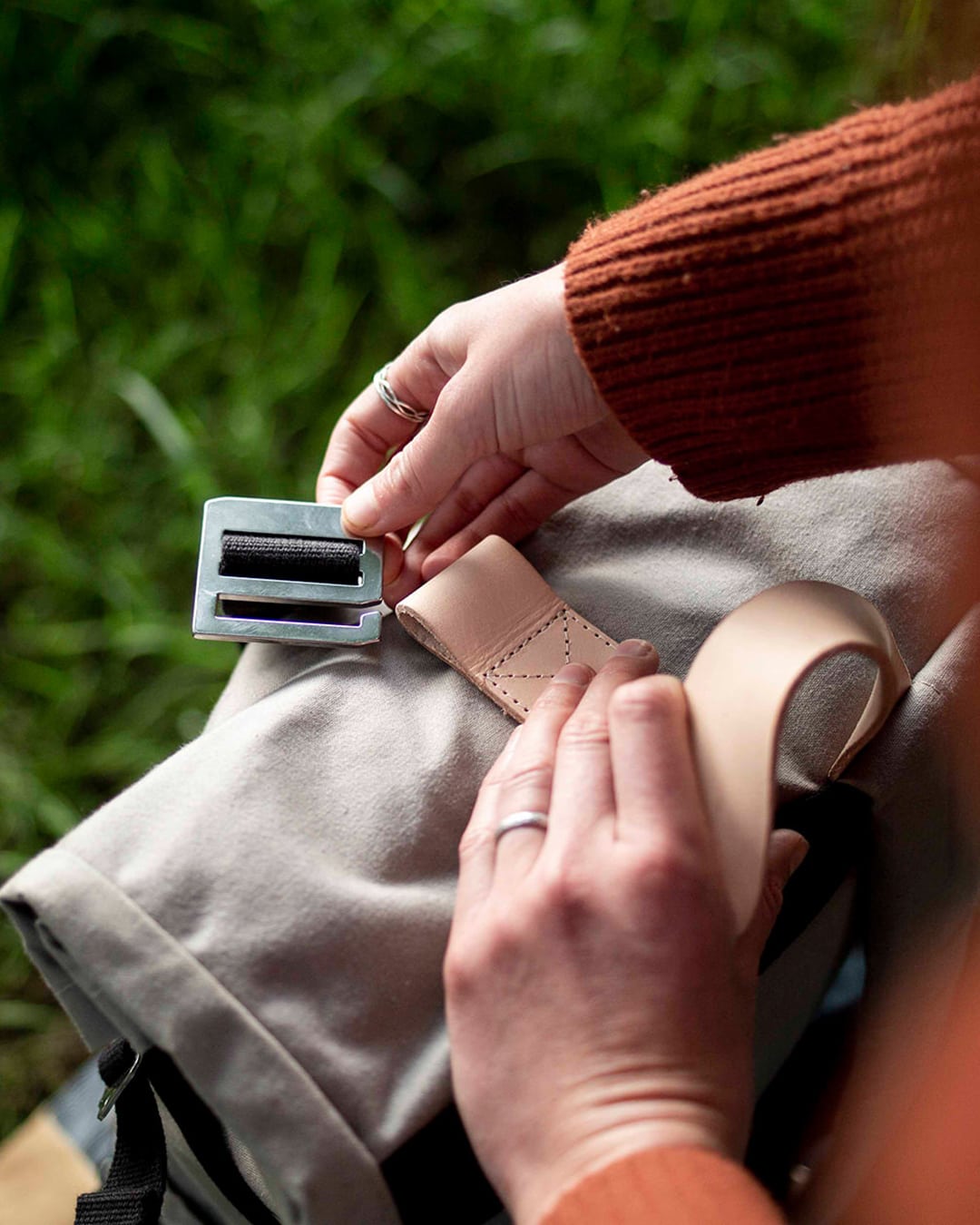 Winnats Roll Top - Stone