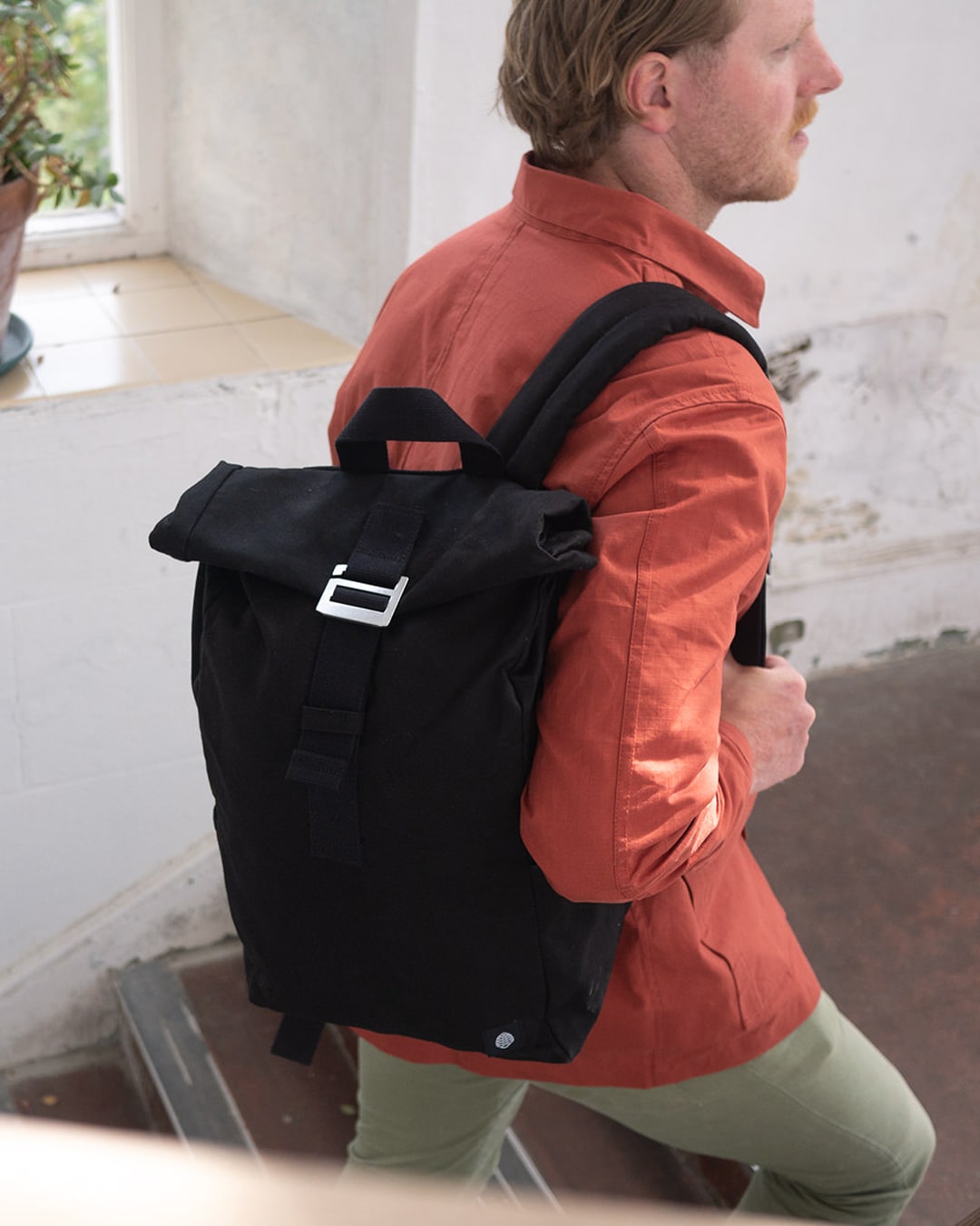 Winnats Roll Top - Black