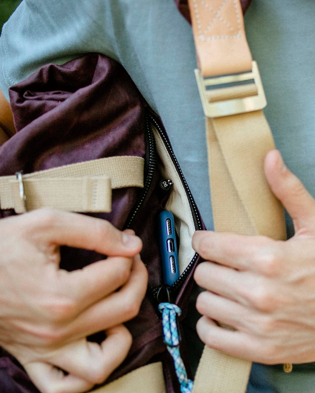 Winnats Roll Top - Cherry