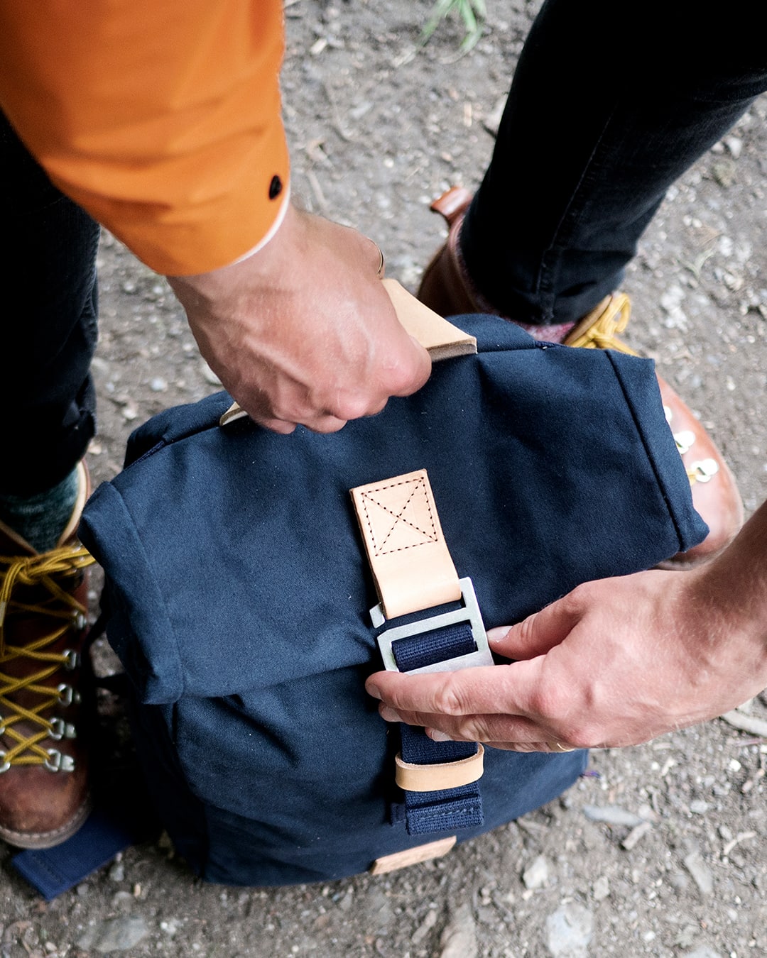 Winnats Roll Top - Navy